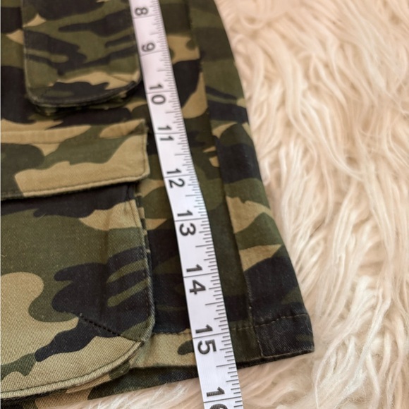 AKIRA Camouflage Cargo Mini Skirt Size Small - Picture 4 of 6